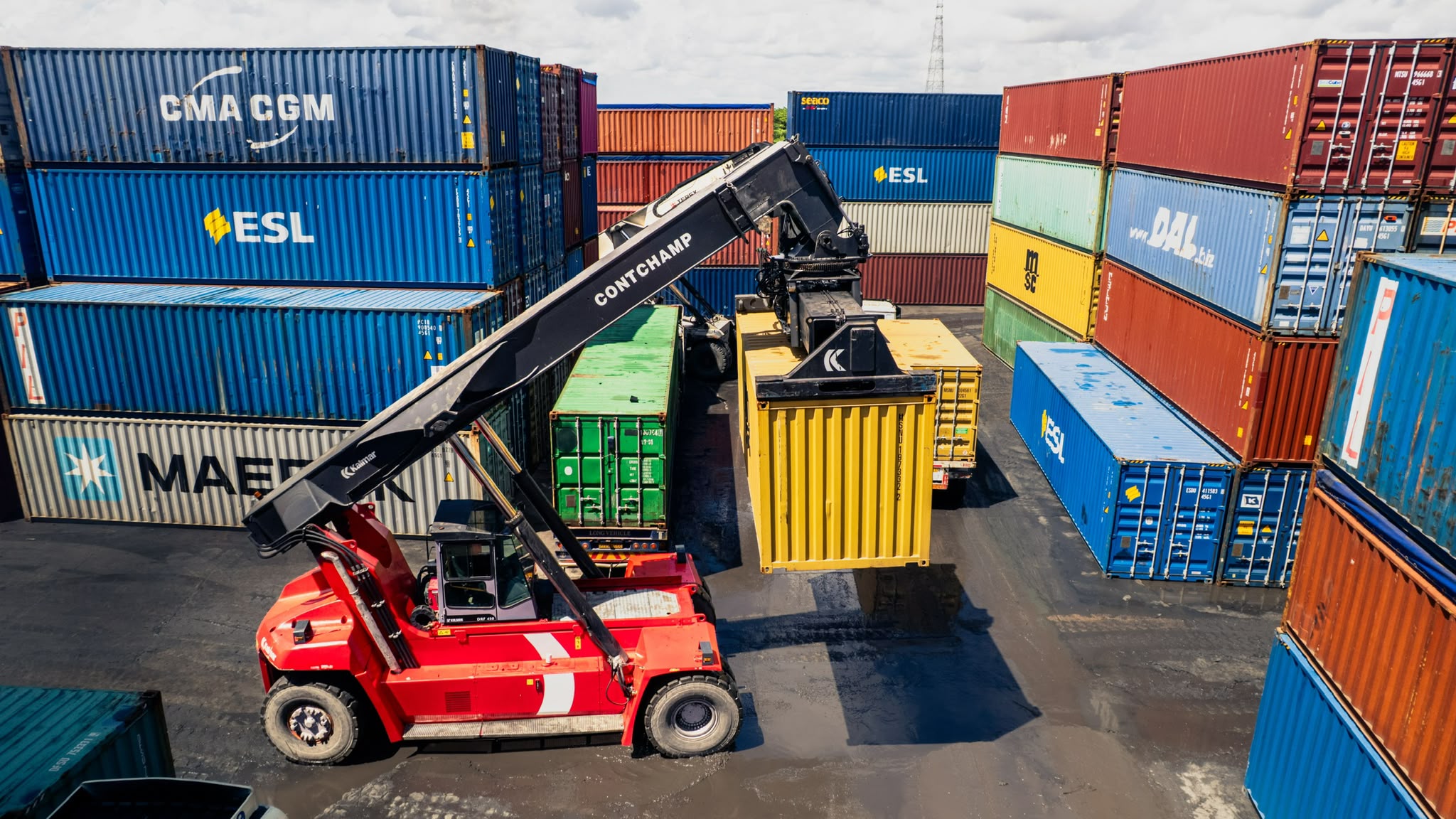Buying Used Reach Stackers from Europe: An Inspection Checklist